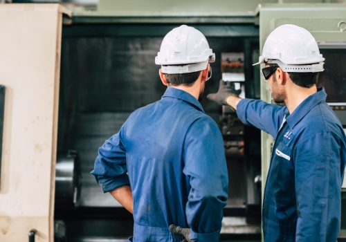 blog 500x350 2 electrical engineers